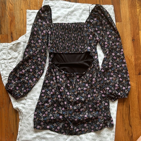 Lightweight floral dresss with cutout in the back, XL - Picture 2 of 5